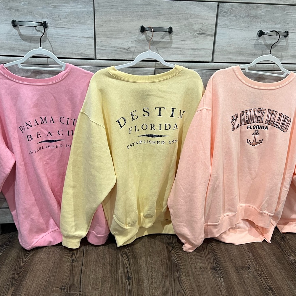 Oversized Beach Sweatshirt Bundle - image 1